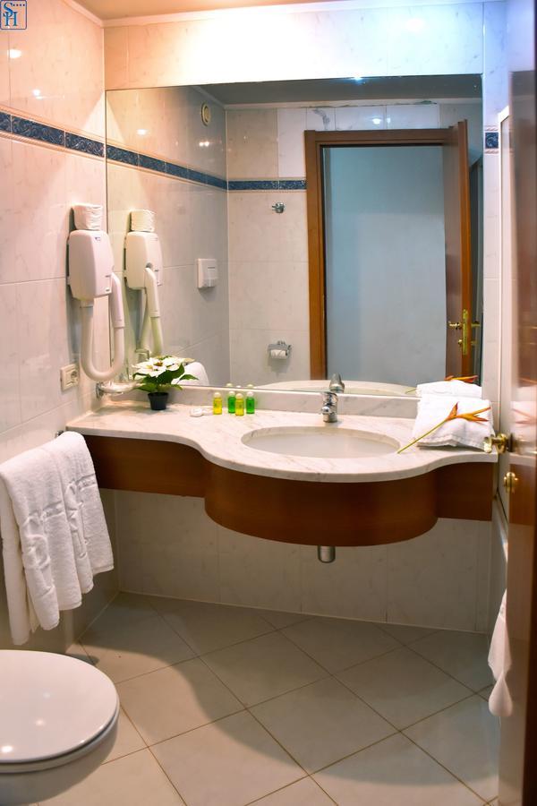 Hotel Splendid Ouagadougou Kültér fotó