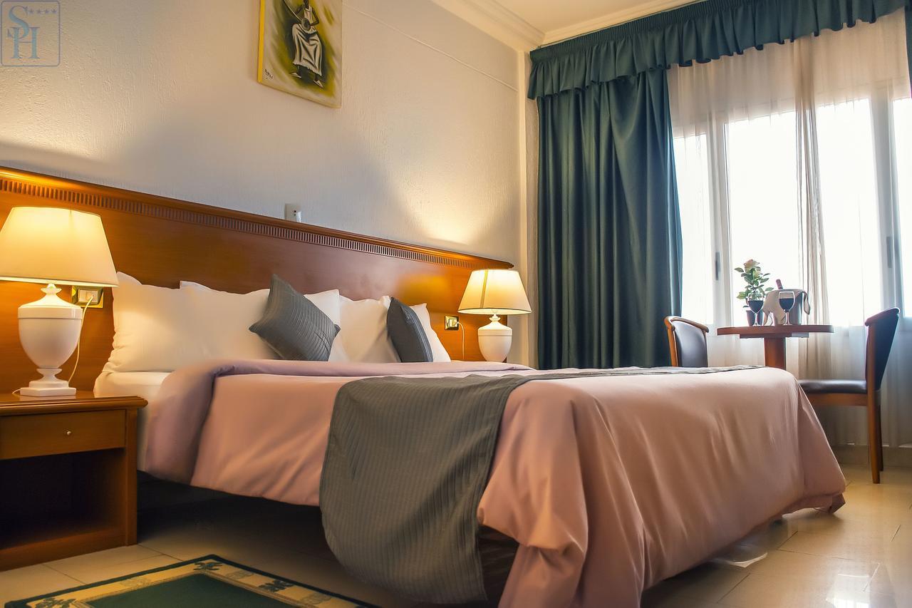 Hotel Splendid Ouagadougou Kültér fotó