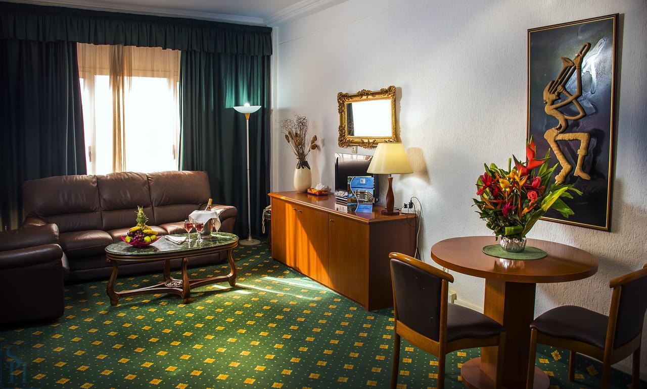 Hotel Splendid Ouagadougou Kültér fotó