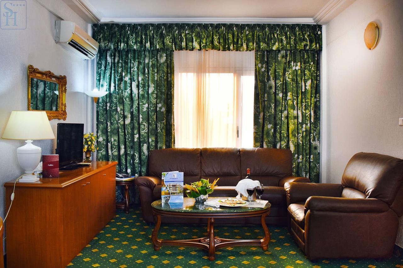 Hotel Splendid Ouagadougou Kültér fotó